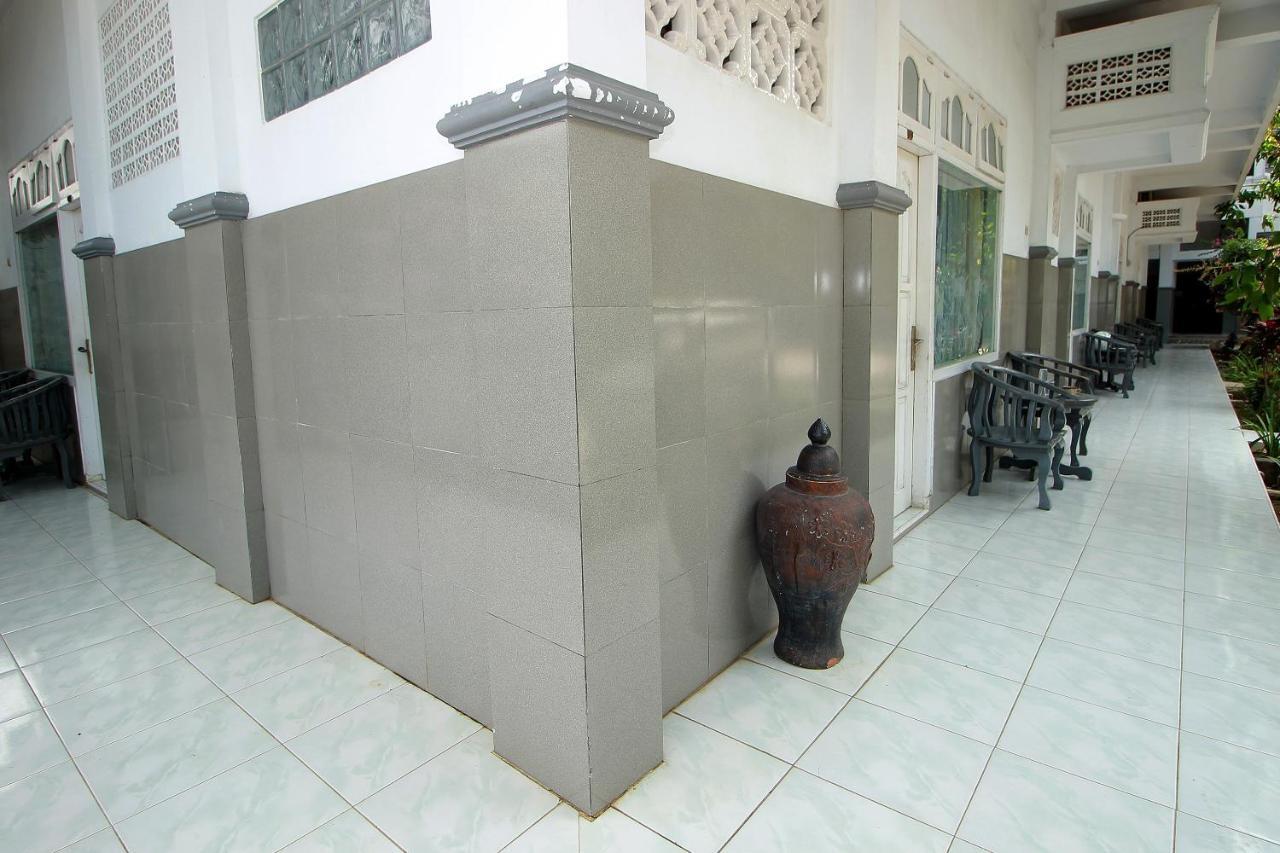 Oyo 1669 Hotel Vista Syariah Bengkulu Exterior foto
