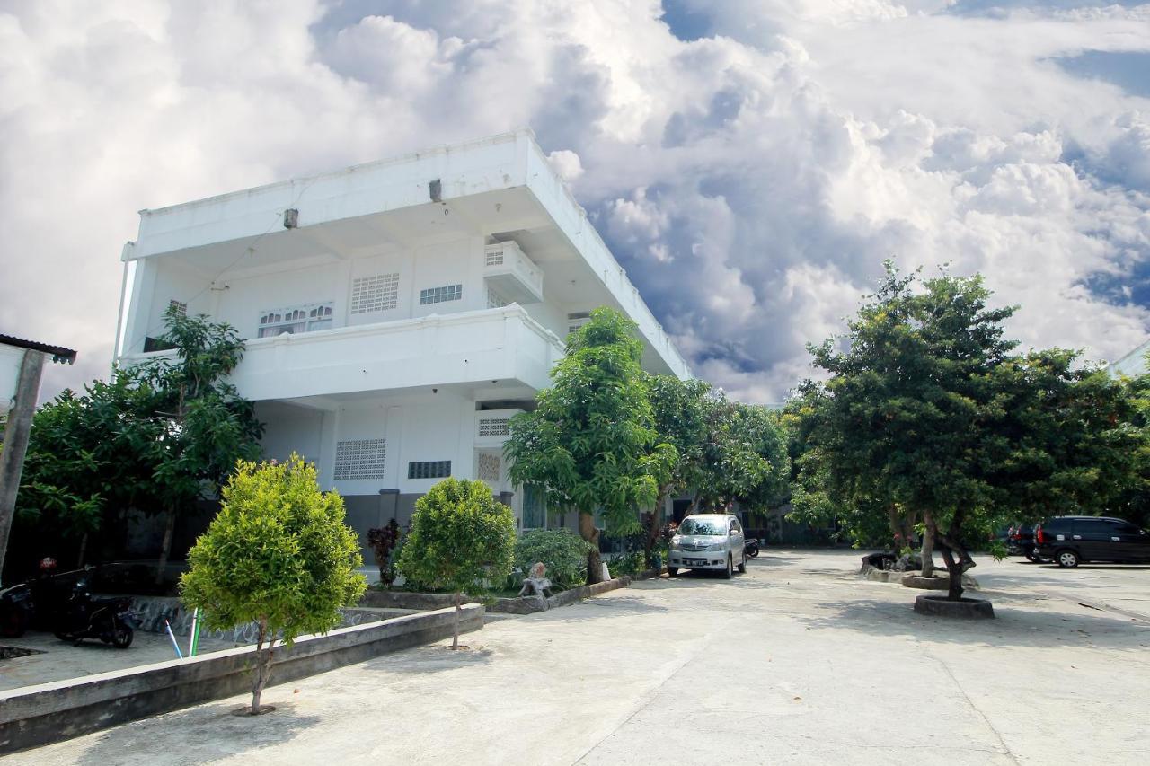 Oyo 1669 Hotel Vista Syariah Bengkulu Exterior foto
